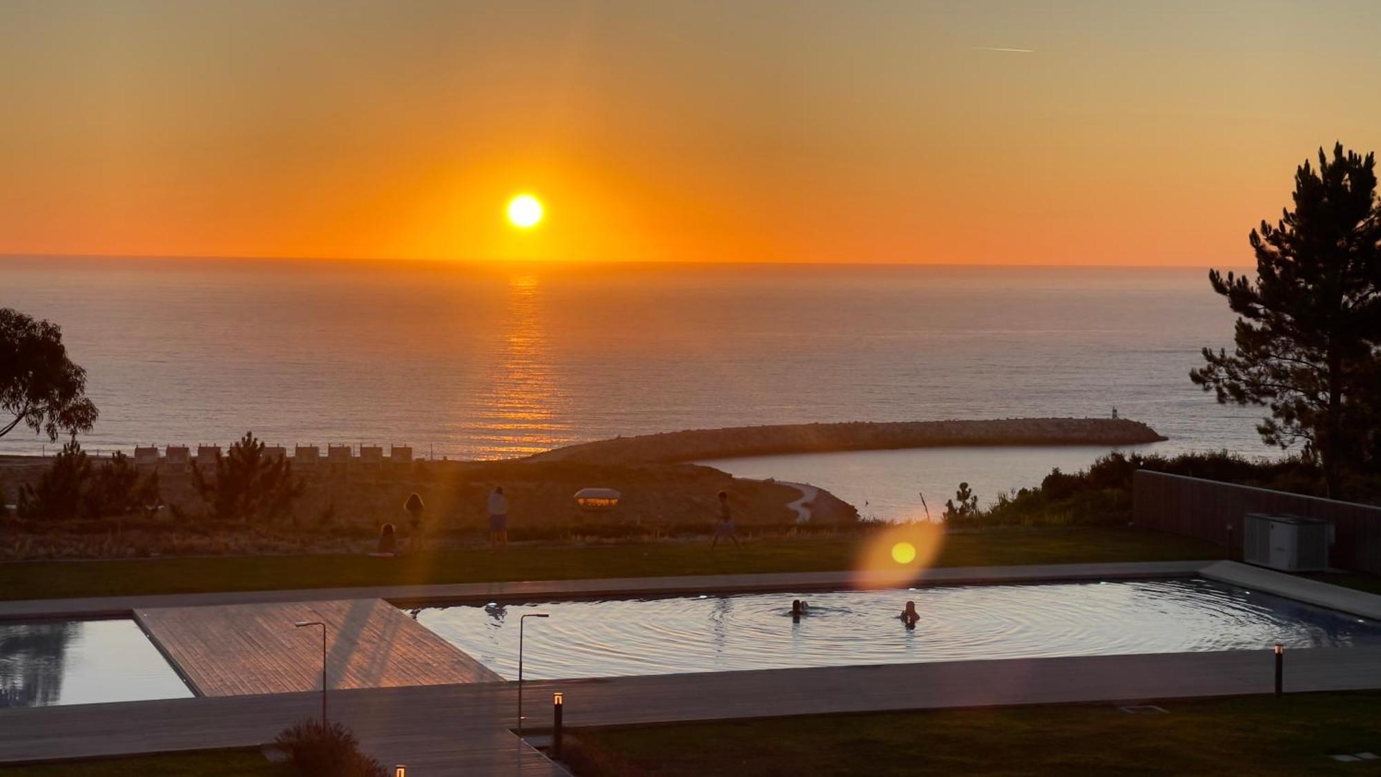 Mar A Vista - Condominium With Pool, Gym And Sea Views Nazaré Buitenkant foto