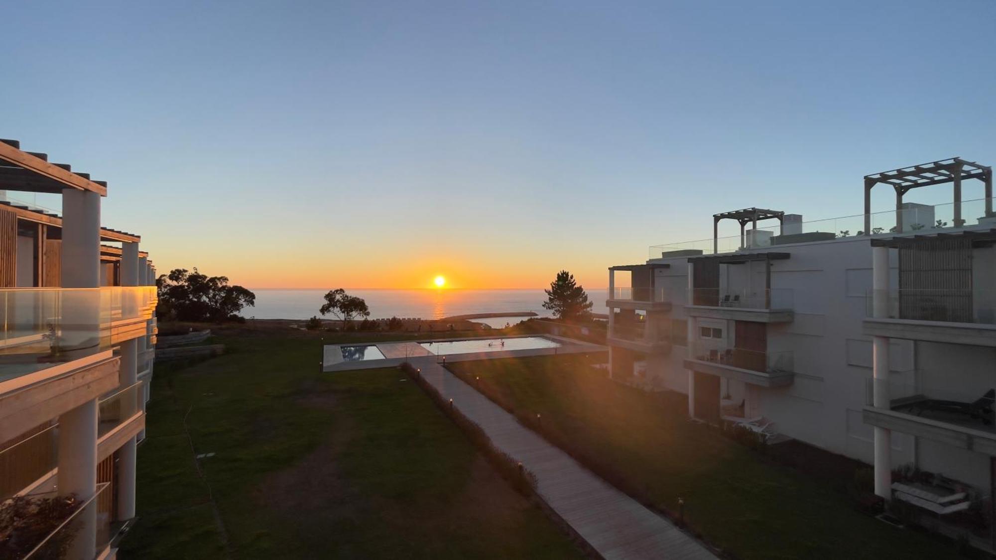 Mar A Vista - Condominium With Pool, Gym And Sea Views Nazaré Buitenkant foto