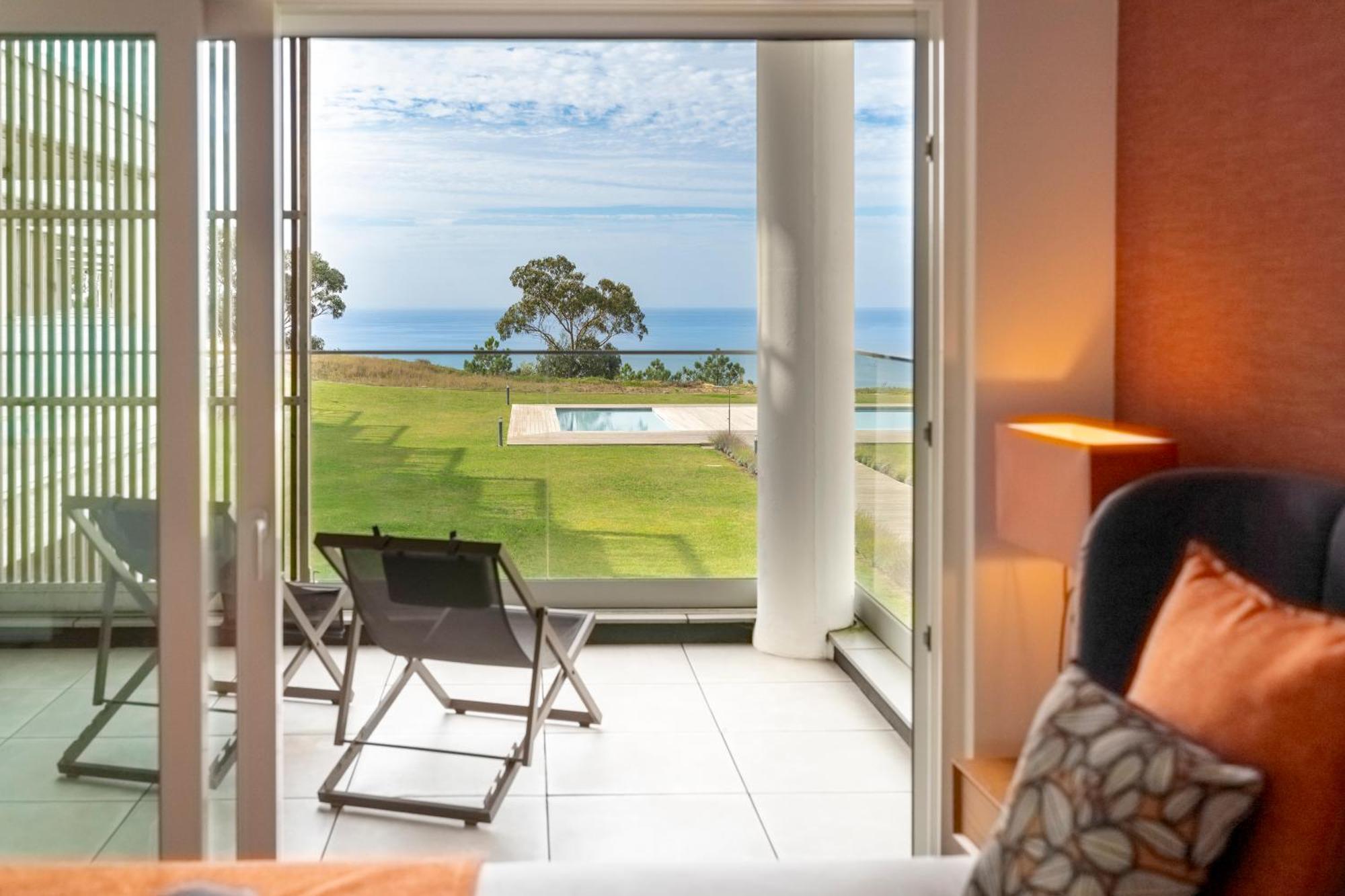 Mar A Vista - Condominium With Pool, Gym And Sea Views Nazaré Buitenkant foto